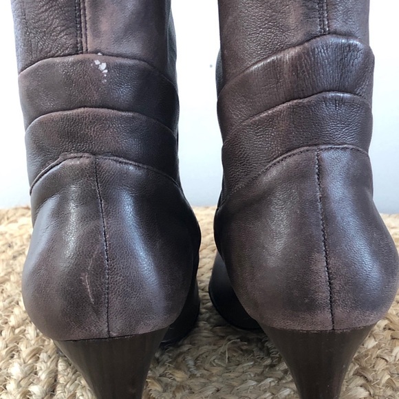 Slouchy mid calf leather boots - Picture 7 of 9